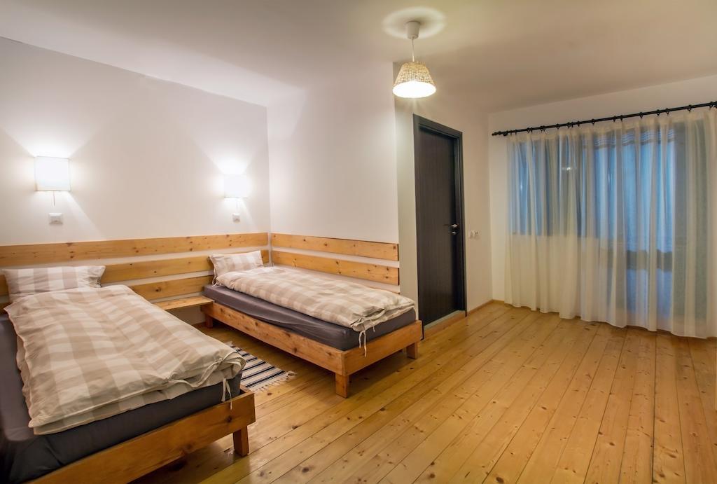מלון Rîşnov Casa Georgescu מראה חיצוני תמונה